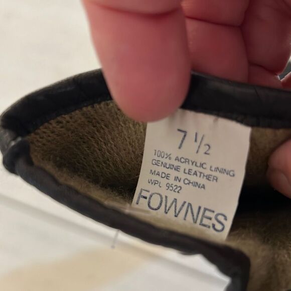 Black Leather Gloves NWOT - Picture 3 of 3